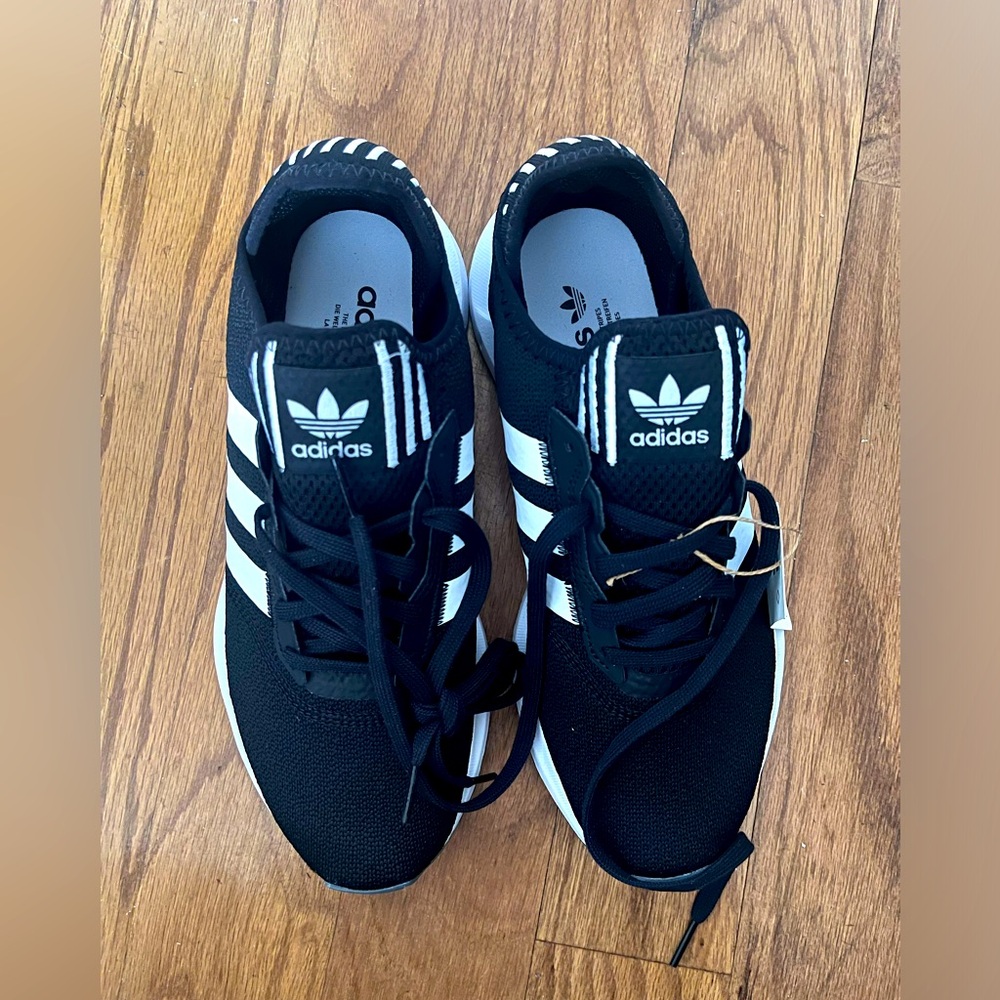 NEW Adidas Originals Swift Run X Women’s Black and White Sneakers